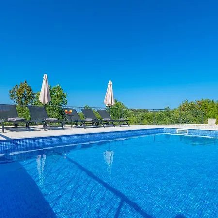 Romantika, A Beautiful And Romantic Pool Vakantiehuis Raša