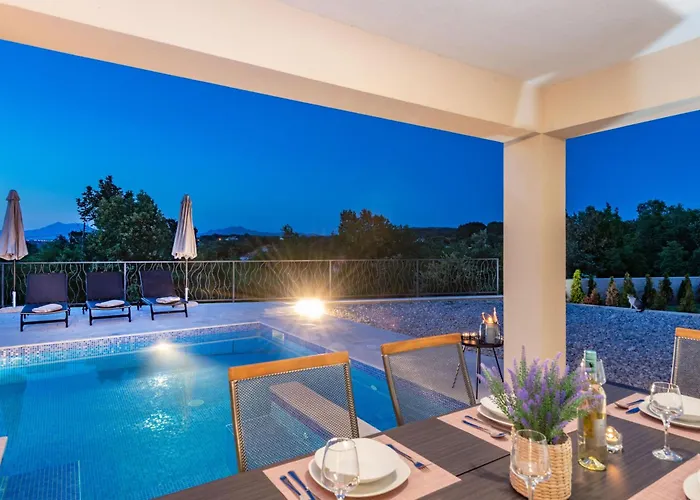Romantika, A Beautiful And Romantic Pool 펜션