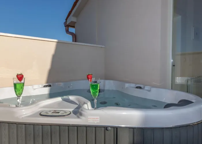Romantika, A Beautiful And Romantic Pool 펜션